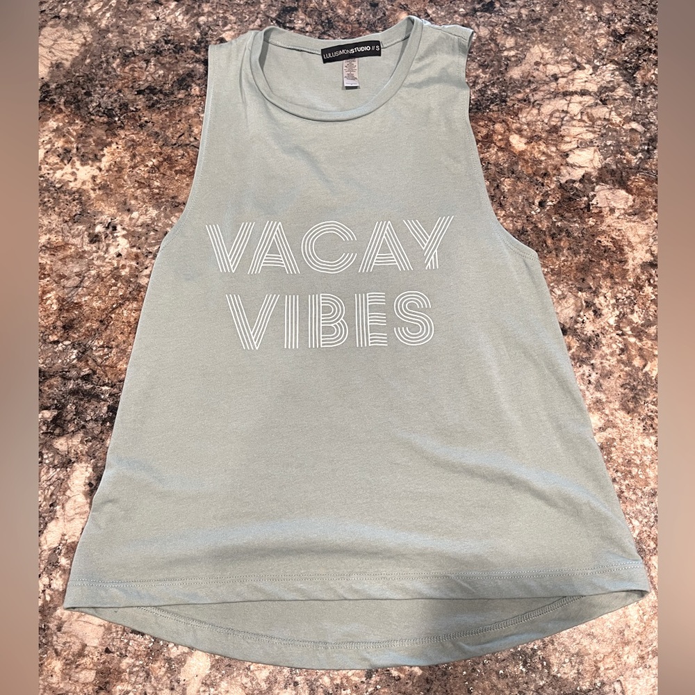 Women’s Vacay Vibes tank